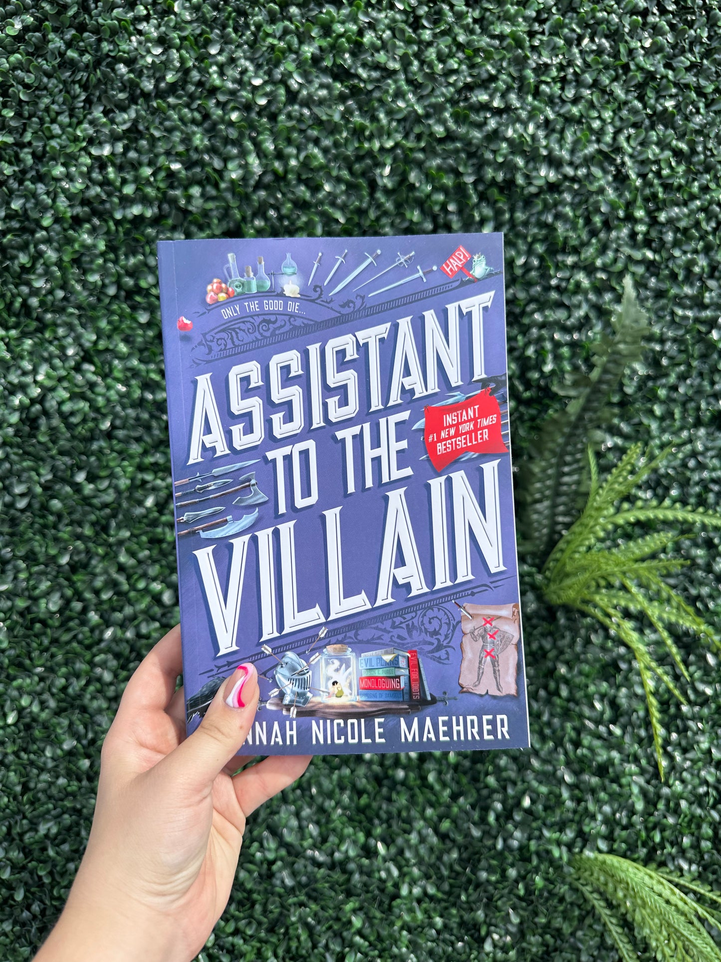 Assistant to the Villain (Assistant to the Villain #1)